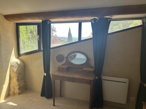 Gallery image of Luberon 13km Gordes Maison familiale provençale in Saint-Saturnin-les-Apt