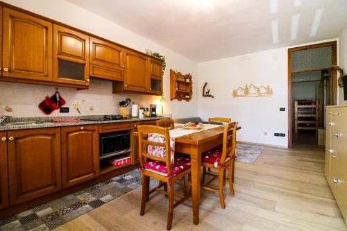 Dapur atau dapur kecil di Marmarole Apartment