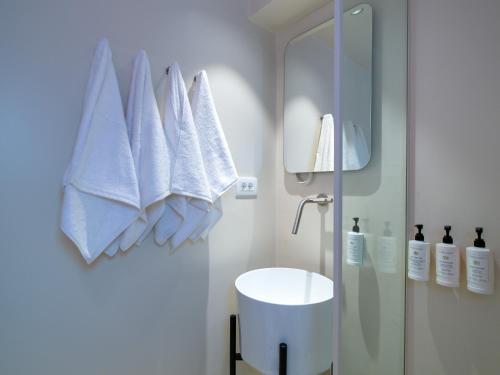 Koupelna v ubytování VEZO Suites Mykonos