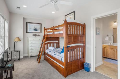 Una cama o camas en una habitación de 362 Speckled Trout