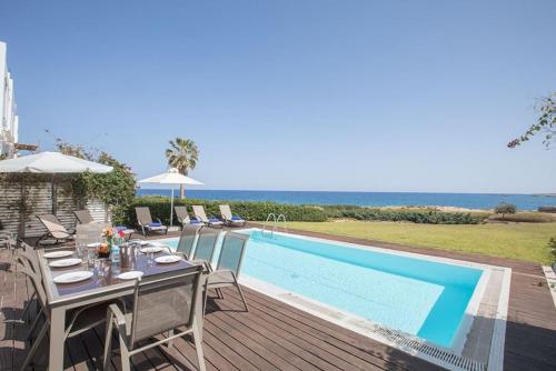Beachfront villa close to Protaras, 1271