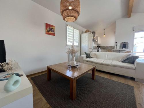 Très joli chalet privatif à Gruissan - Plage à 50 m - GN600-280
