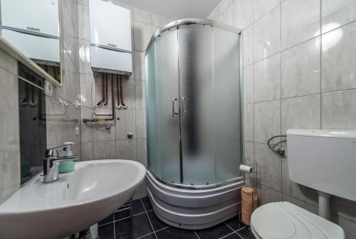 Ένα μπάνιο στο Apartment Divald