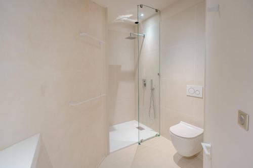 CarignanにあるDomaine de la Peyrine - Suite Huppeのギャラリーの写真
