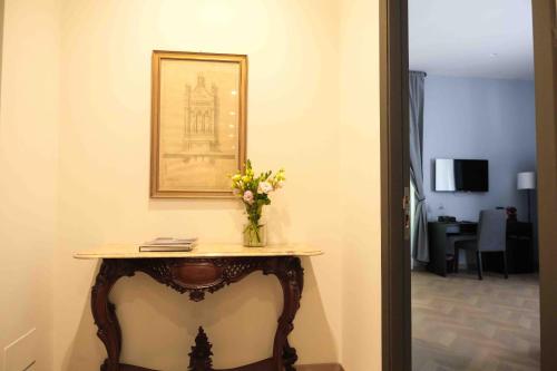 Μια τηλεόραση ή/και κέντρο ψυχαγωγίας στο Mazzini Suites Palermo