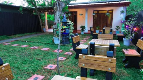 Ein Garten an der Unterkunft Sigiri Serenity Hostel