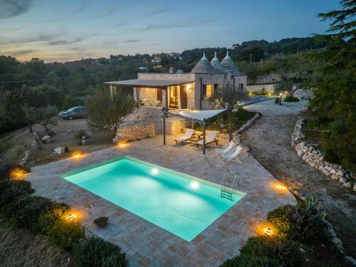 Swimmingpoolen hos eller tæt på Trulli Oasis