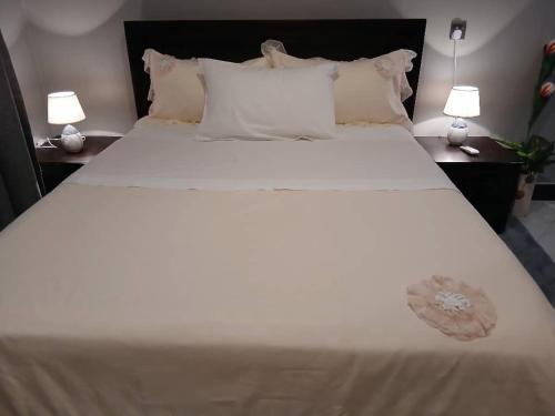 Ένα ή περισσότερα κρεβάτια σε δωμάτιο στο Angel Oak Residence Entebbe 2
