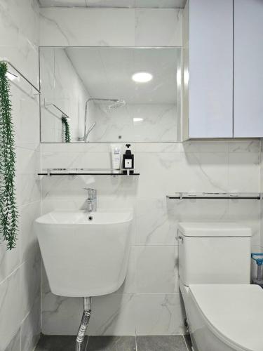 Ванная комната в Free Parking, Gimpo Airport 7min, SubwayStation 5min, Lotte Mall, Department Store, Mart, Theater 15min