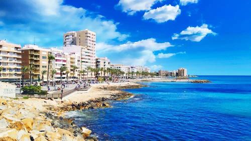 Amplia Casa Independiente cerca del mar