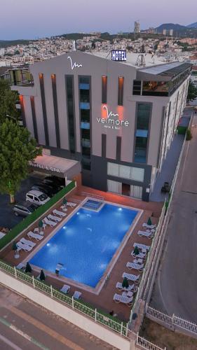 Πισίνα στο ή κοντά στο Velmore Hotel & Spa