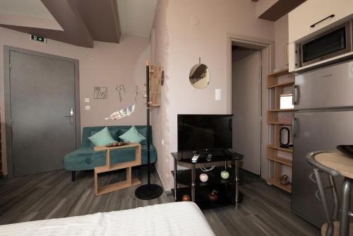KK75corner ROVERE