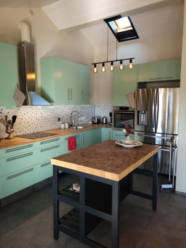Cuisine ou kitchenette dans l'établissement Efra-Sel Home