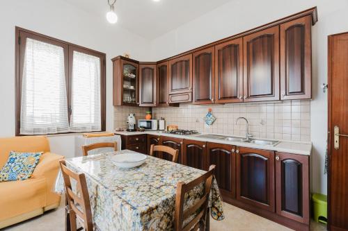 Kuchyň nebo kuchyňský kout v ubytování Casa La Piazzetta