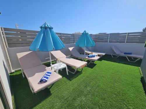 Evgenias Luxury Apartment with Rooftop Pool -Parking