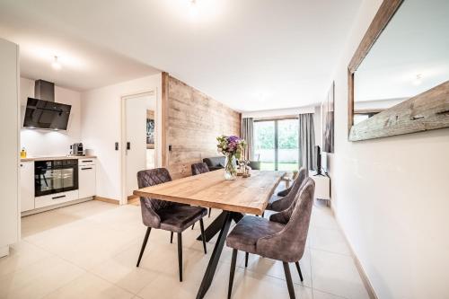 Apartment Alpinea, Les Houches - by EMERALD STAY photo 2