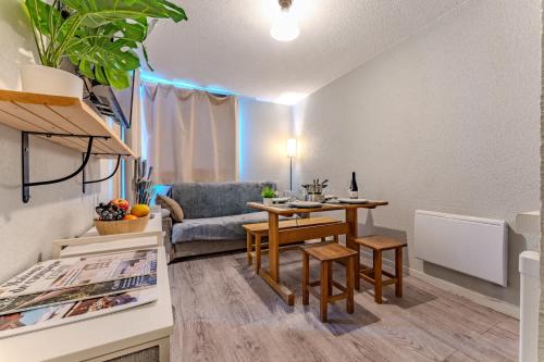 Ski-In Ski-Out 2BR Apartment with Mountain View - Val Thorens - Résidence le Joker
