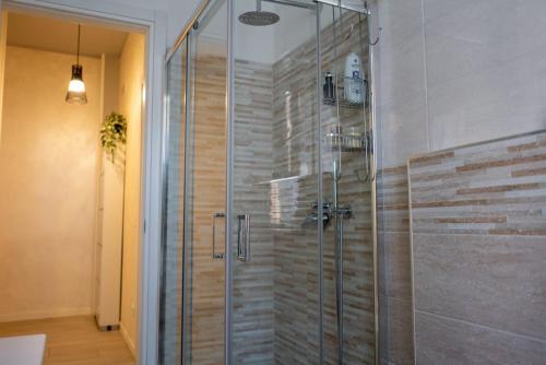 Ένα μπάνιο στο Modern threeroom apartment in front of the hospital,Netflix, Wi-Fi