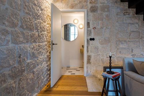 Charming & luxurious Old Town Apartment