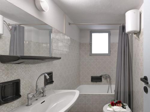 Urban Apt in Vibrant Kypseli with 1000Mbps Fiber Wi-Fi