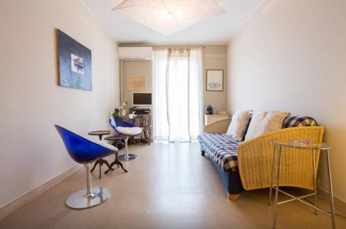 Large 1 Bedroom with Balcony City Centre