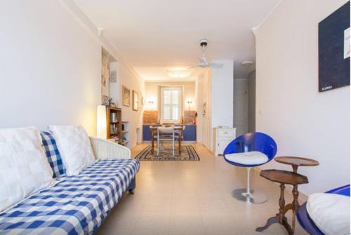 Large 1 Bedroom with Balcony City Centre