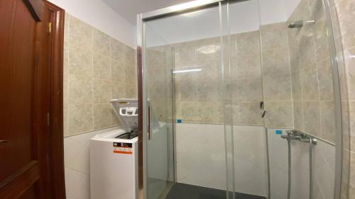Ένα μπάνιο στο Apt ManRey 1B - Ambar