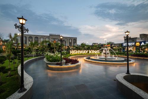a building with a sign that reads highway king at Hotel Highway King Neemrana in Neemrana