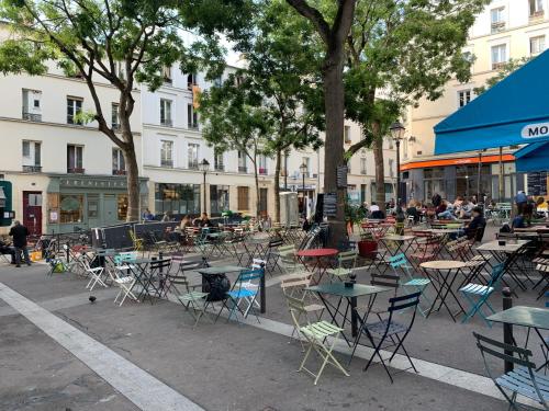 Classic Parisian 2 BR flat in Paris 10