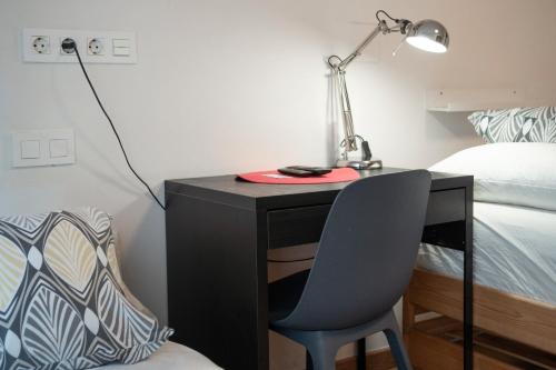 Кровать или кровати в номере Life Magenta Gijón