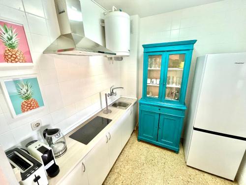 Bright, central, close to the sea, parking and WiFi