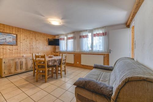 Χώρος καθιστικού στο Chalet Crocus