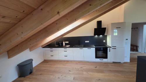 Kuchyň nebo kuchyňský kout v ubytování Ferienwohnung Lederer