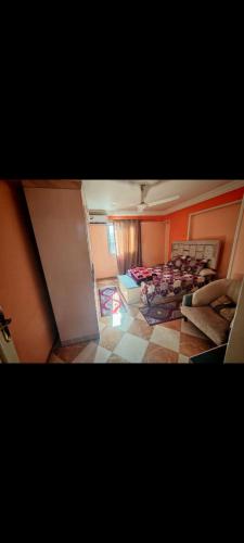 شقه للايجار اليومي خالد ابن الوليد تاني نمره من البحر رؤيه بحر مباشر فرش كله جديد مكيفه واي فاي باب مصفح