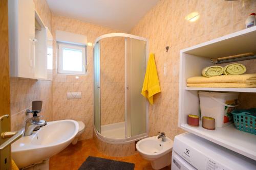 Ένα μπάνιο στο Apartman Neretvanka