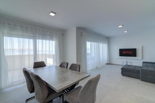 Μια τηλεόραση ή/και κέντρο ψυχαγωγίας στο Apartmani Olimp3