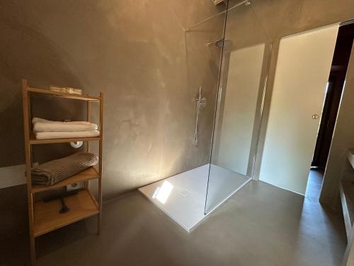 Bilik mandi di Casa LoVi