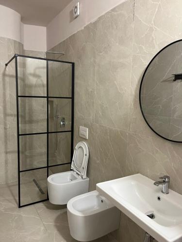 Ένα μπάνιο στο Emera Apartments