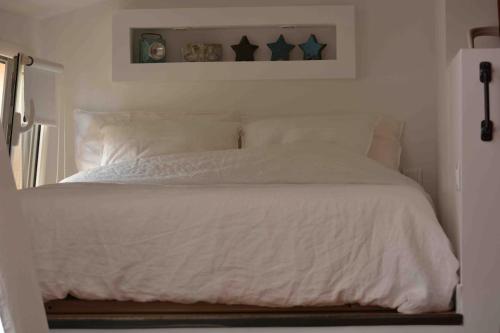 Large studio with terrace and air conditioning