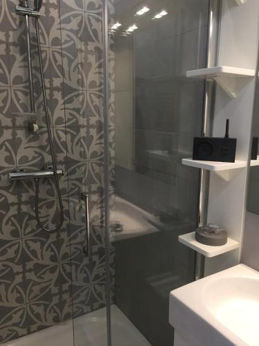 Large studio with terrace and air conditioning