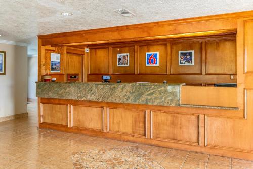 Fotografie z fotogalerie ubytování Motel 6-Alvin, TX v destinaci Alvin