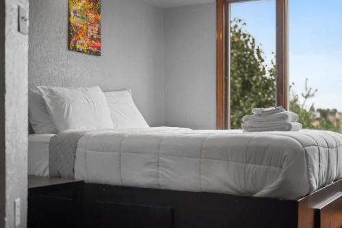 Ένα ή περισσότερα κρεβάτια σε δωμάτιο στο Breathtaking City View 1 Bed Stylish & Serene