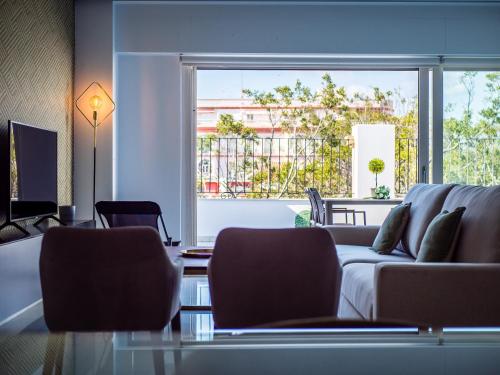 CENTRAL SUNNY PENTHOUSE - Premium apartment
