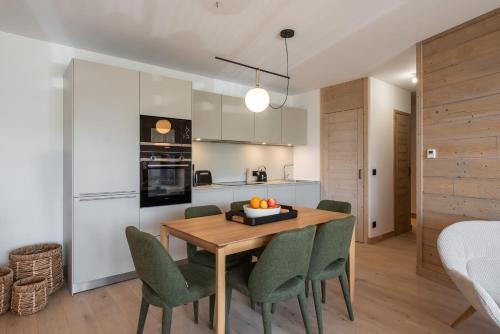 Apartment Sola Alpe D'Huez - by EMERALD STAY photo 2