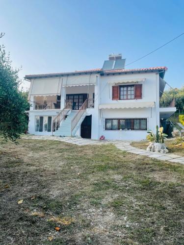 Το κτήριο όπου στεγάζεται  το διαμέρισμα