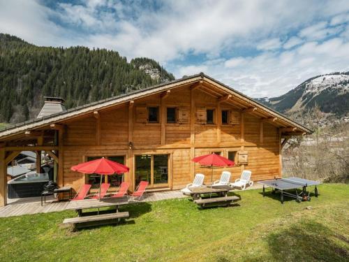 Chalet spacieux à Châtel, 8 chambres, jacuzzi, proche pistes