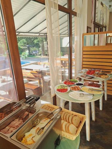 Jídlo v hotelu nebo okolí