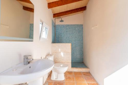 Ένα μπάνιο στο Villa Lorena