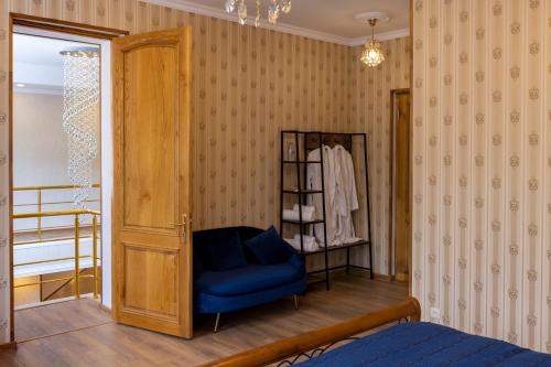 Royal Apartment Kazbegiにあるベッド