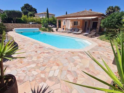 Superbe Villa T5 Climatisée avec Piscine Privative et Garage à Six-Fours-les-Plages (9 Couchages) - FR-1-316-39